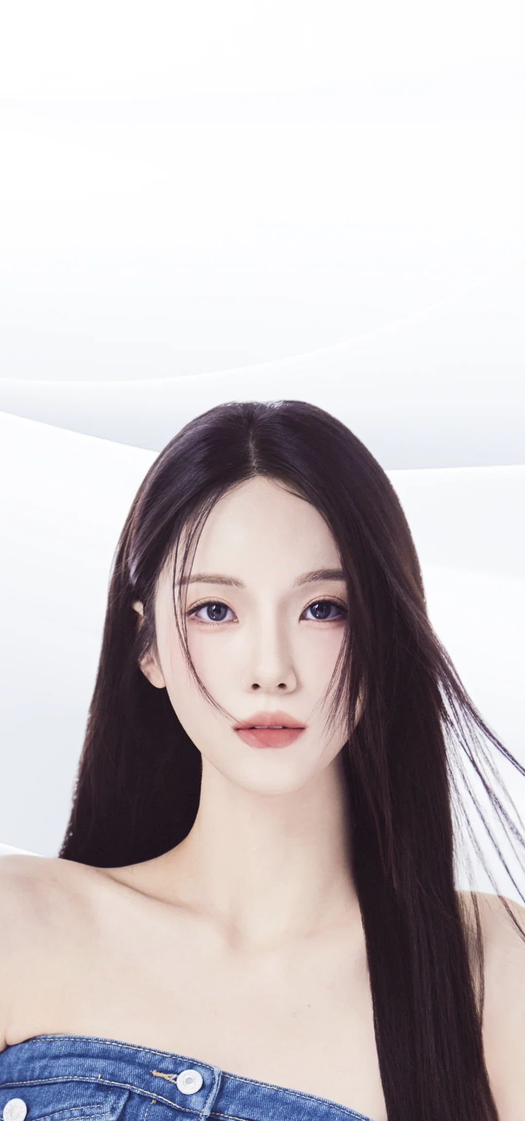 黒髪の女性が正面を向いている、ボディボツリヌストキシンのイメージ。