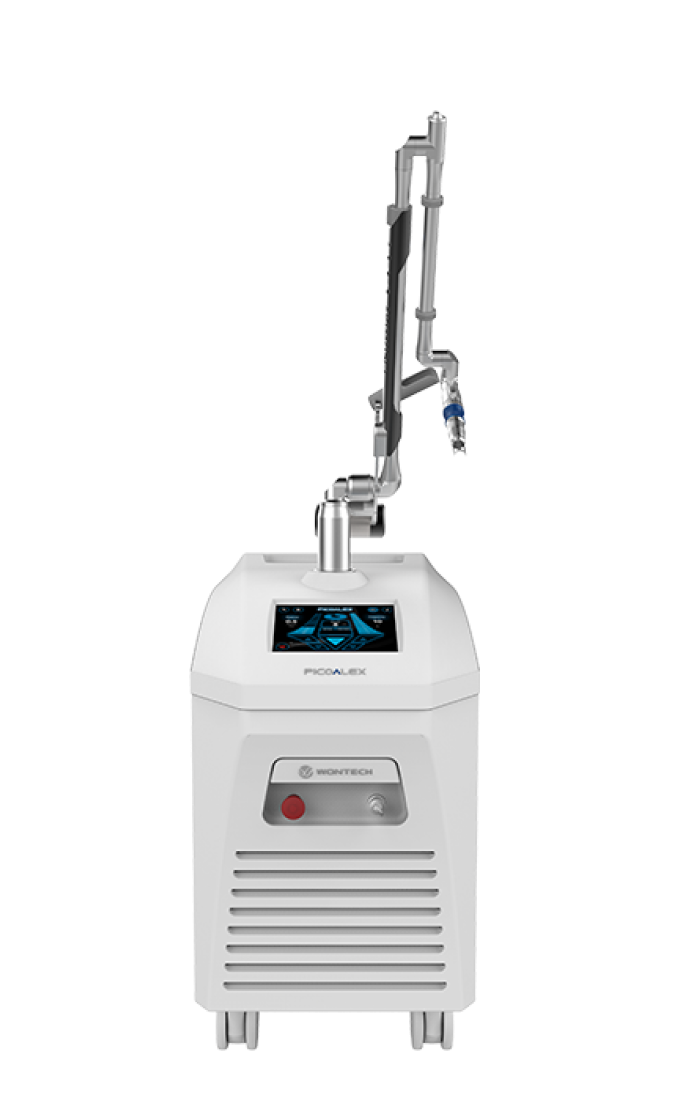 美容クリニックで使用される、PicoAlexレーザー治療器。