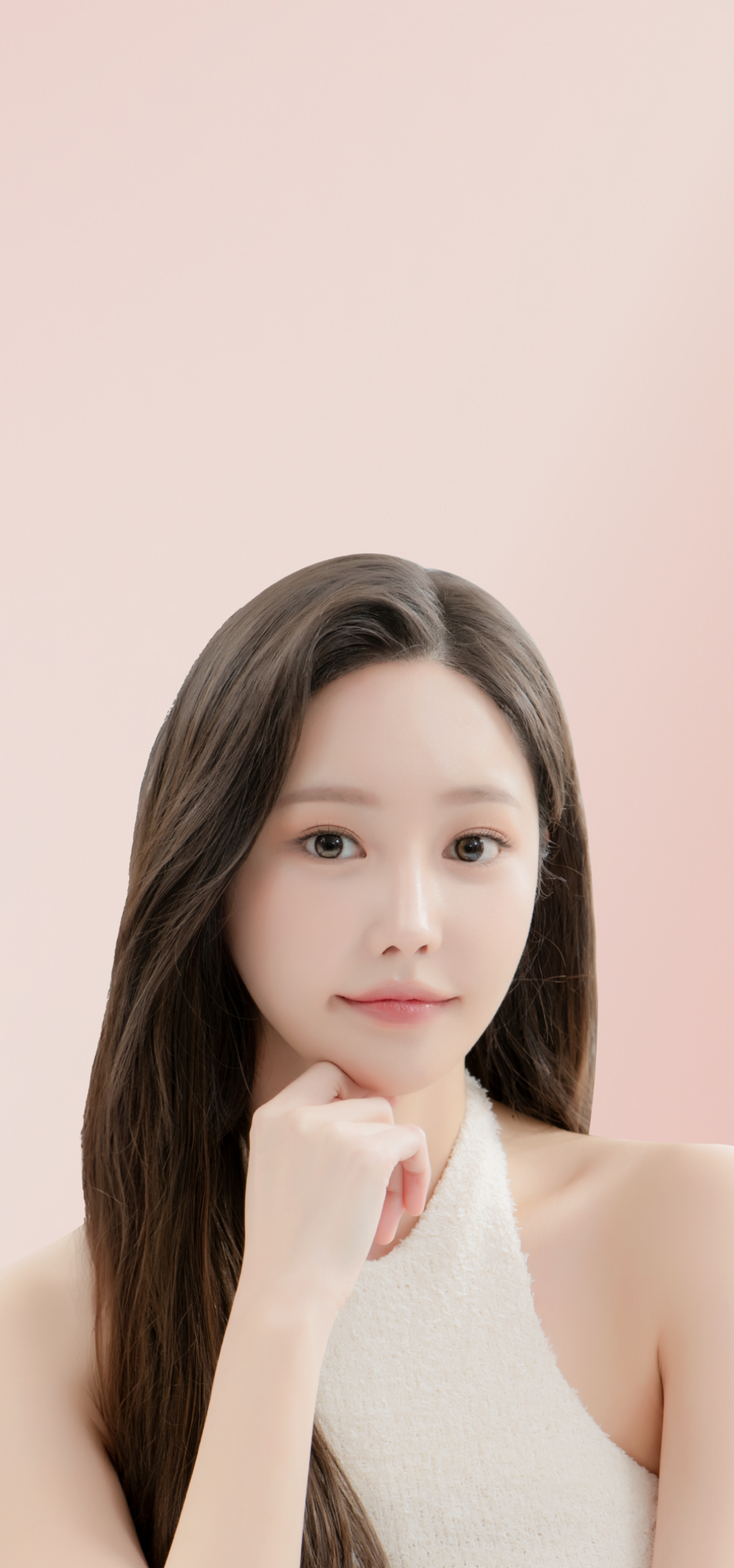 顎に手を当てた、リズネのイメージビジュアル