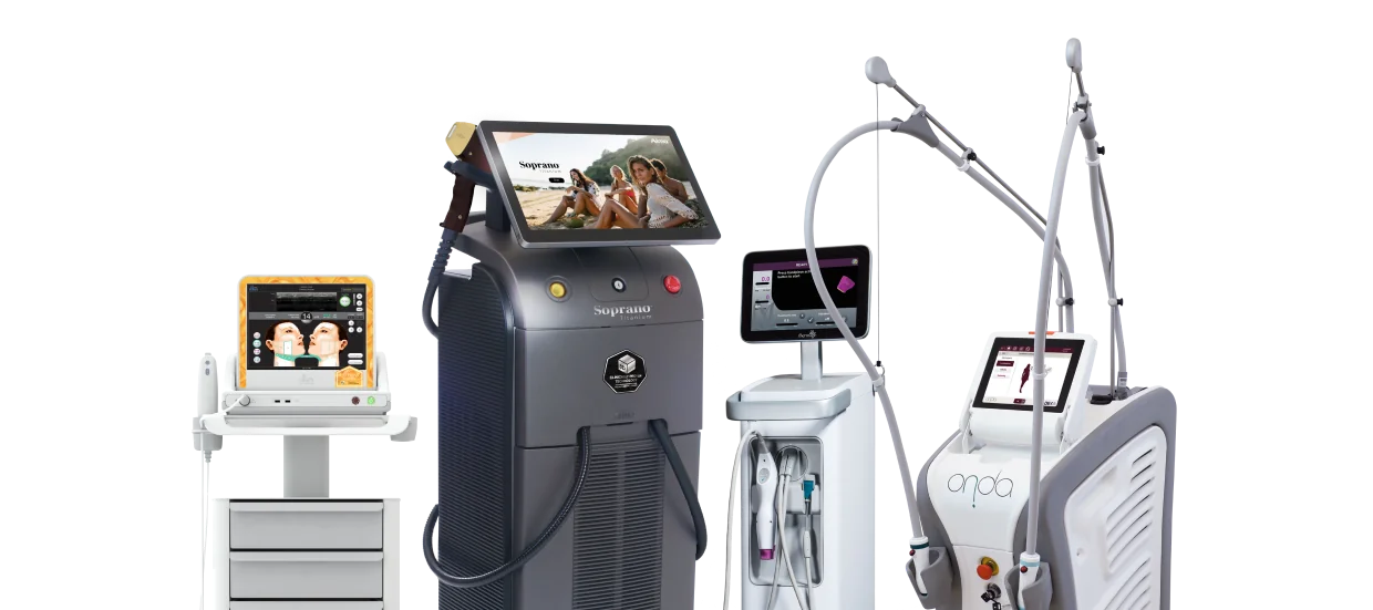 美容クリニックで使用される、複数の異なる医療用レーザー機器。